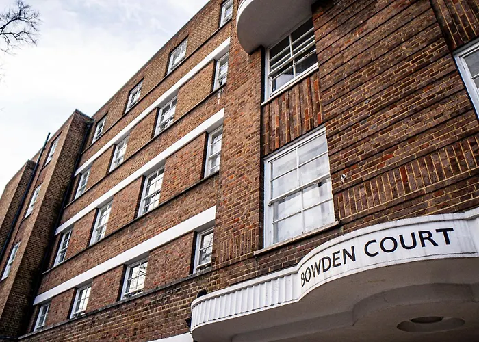 Bowden Court Hostel London